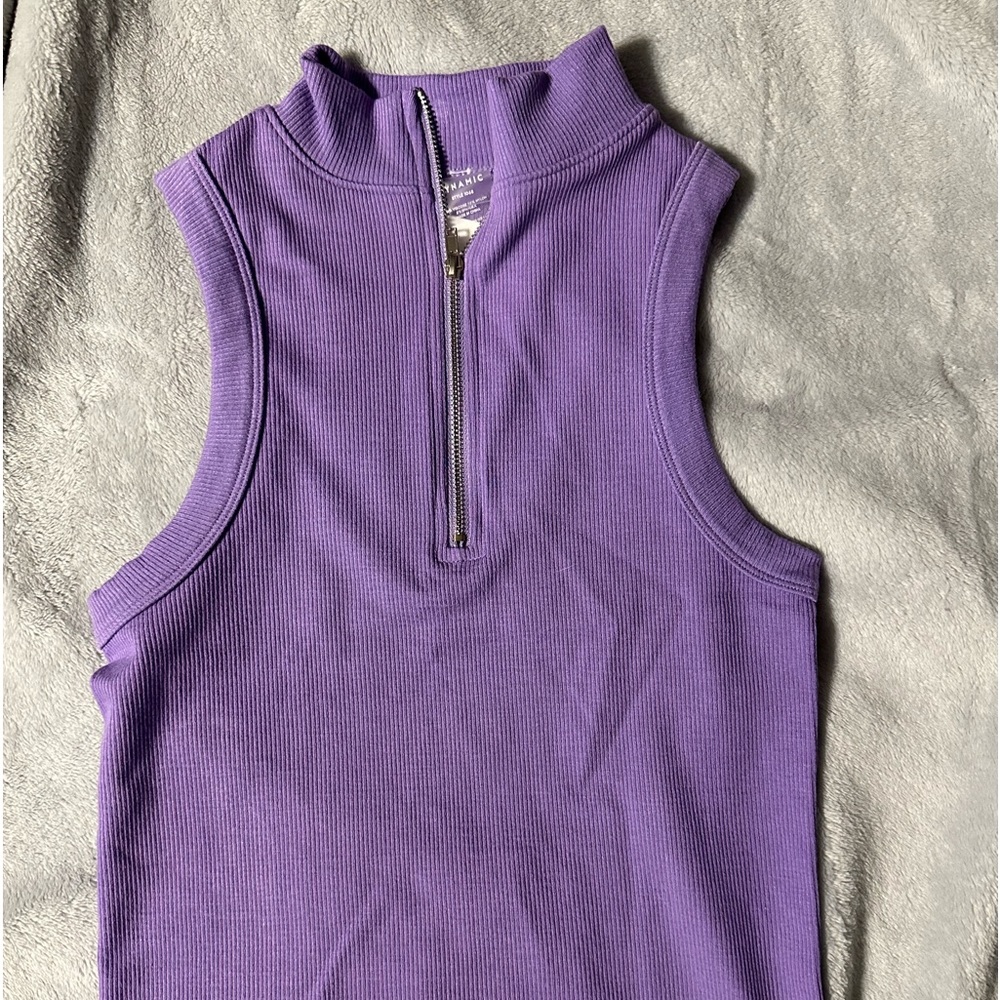 ** BRAND NEW ** crop top with zipper